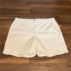 Womens Lane Bryant White Casual Bermuda Shorts Size 20